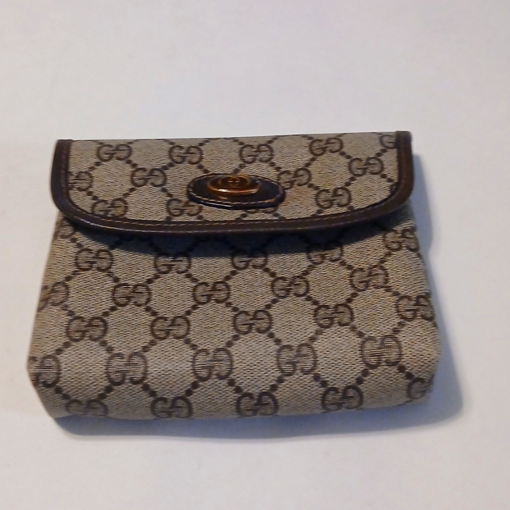 GUCCI CLUTCH EXCELLENT CONDITION